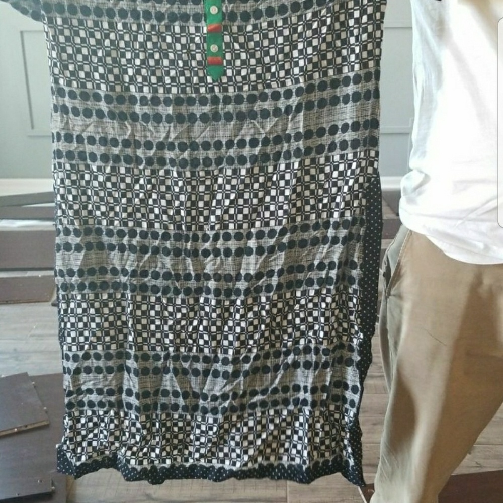 SOLD....Kurti - Picture 2 of 3